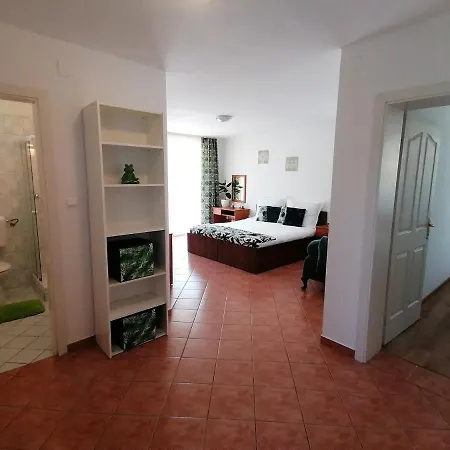 Harangvirag Apartmanhaz 2 Шиофок