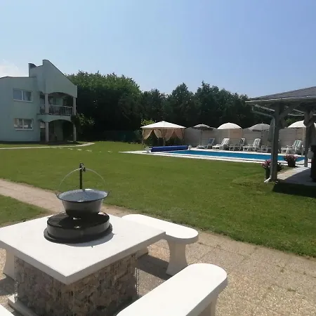 Апартаменты Harangvirag Apartmanhaz 2 *